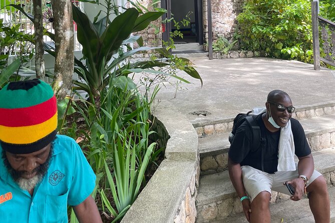 Bob Marleys Nine Mile Mausoleum Tour (Complimentary Rum Punch) - Good To Know