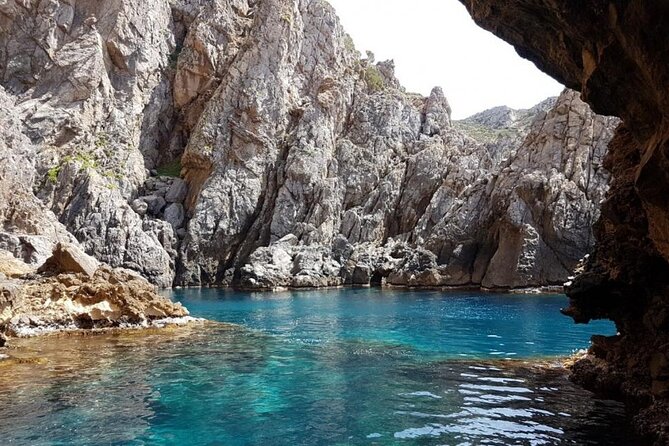 BUGGERRU TOUR Half Day in RUBBER (Sun and STOP BATH Between Caves and Coves) - Key Points