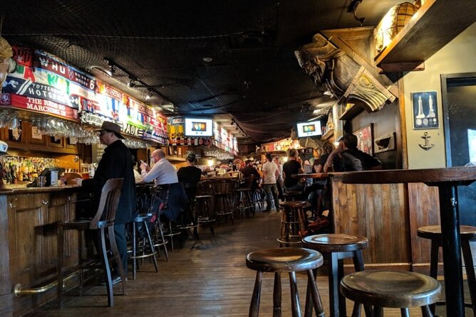 Calgary Bar Crawl: Cruisin Calgary