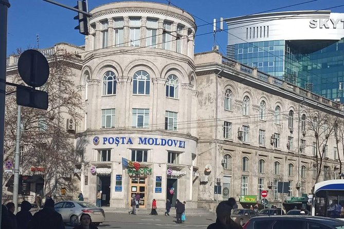 Chisinau City Centre Walking Tour - Key Points