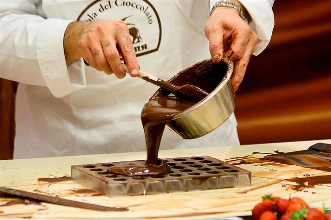 Chocolate School and Perugia Walking Tour Review - Key Points