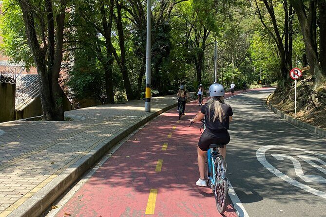 E-Bike City Tour Medellin With Local Snacks and Local Beer
