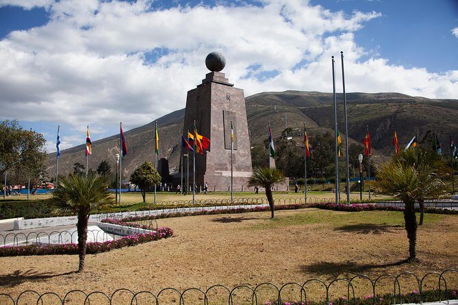 The Middle of The World and The Original Quito Craft Beer Tour - Small Group