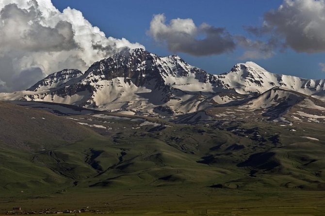 Daily Jeep-Hike Tour to Aragats Mountain - Key Points
