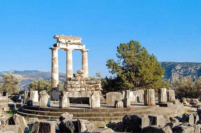 Delphi: Self-Guided Audiovisual Tour With 3D Representations - Key Points