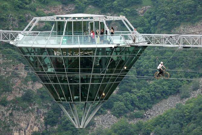 Diamond Bridge & Dashbashi Canyon Private Tour - Key Points