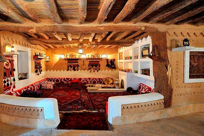 Dining in Riyadh at Al Najd Village Restaurant - Key Points