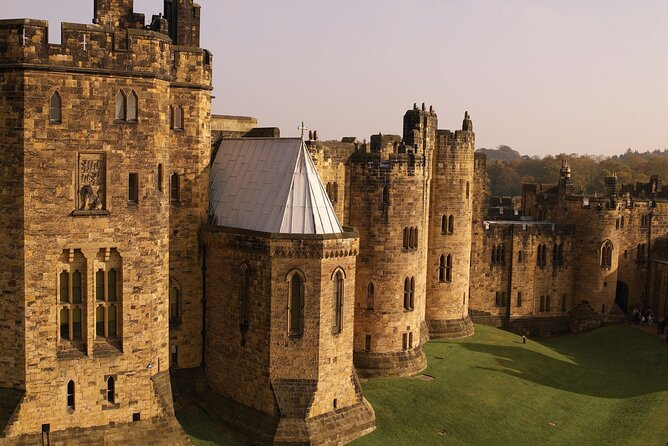 Edinburgh: Alnwick Castle & The Borders Hogwarts Filming Location - Highlights of Alnwick Castle