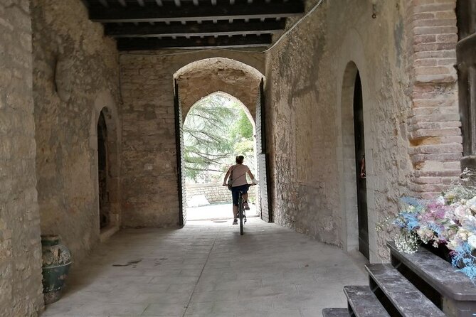 Enobike Tour to Lake Corbara and Titignano Castle - Key Points