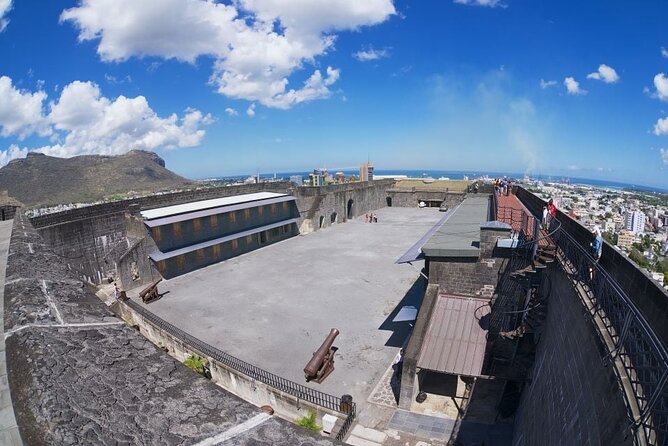 Food Tasting & Market Shopping: Private Guided Tour in PORT LOUIS - Overview of the Tour
