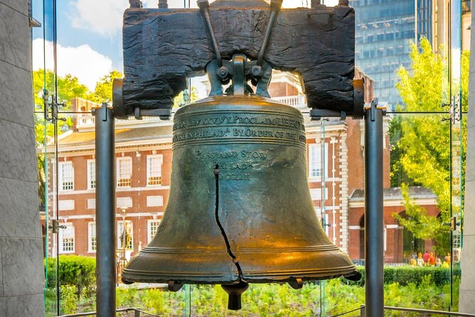 Founding Fathers in Philadelphia Exploration Game and Tour - Good To Know