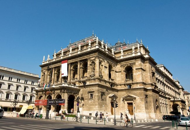 Full Day Budapest Walking Tour Review - Key Points