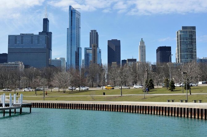 Fun Chicago Bike Tour With Pizza, Hot Dogs, Cupcakes and Beer - Good To Know