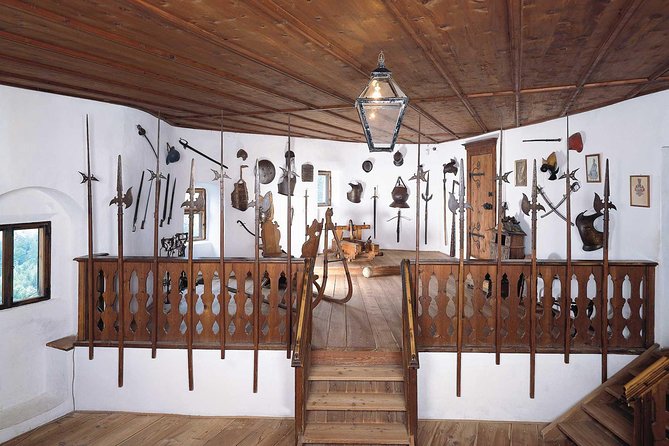 Guided Tour of the Interior in German - Castle History