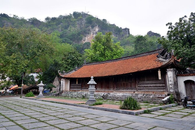 Hanoi’s Thay and Tay Phuong Pagodas
