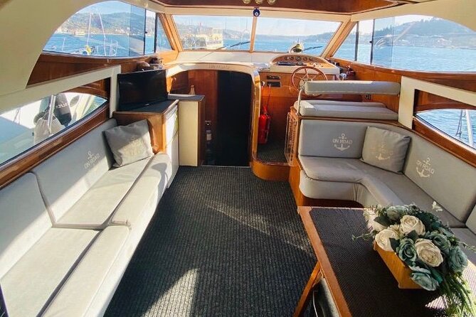 Istanbul: Private Bosphorus Tour On Luxury Yatch - Key Points
