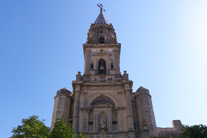 Jerez Historic Guided Tour With Horse Show - Tour Duration and Start Time