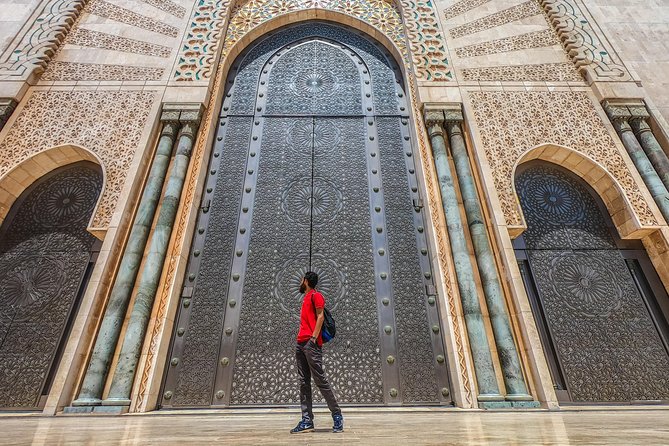 Local Experience on Foot in Casablanca - Overview of the Experience