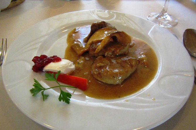 Lunch or Dinner Trip to a Typical Slovenian Restaurant - Key Points