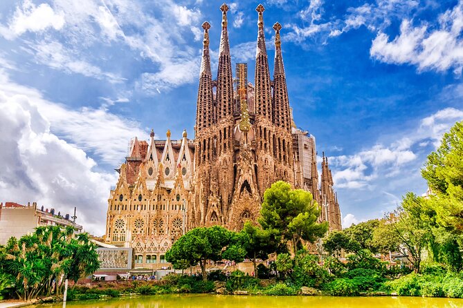 Majestic Shore Excursion of Barcelona - Key Points