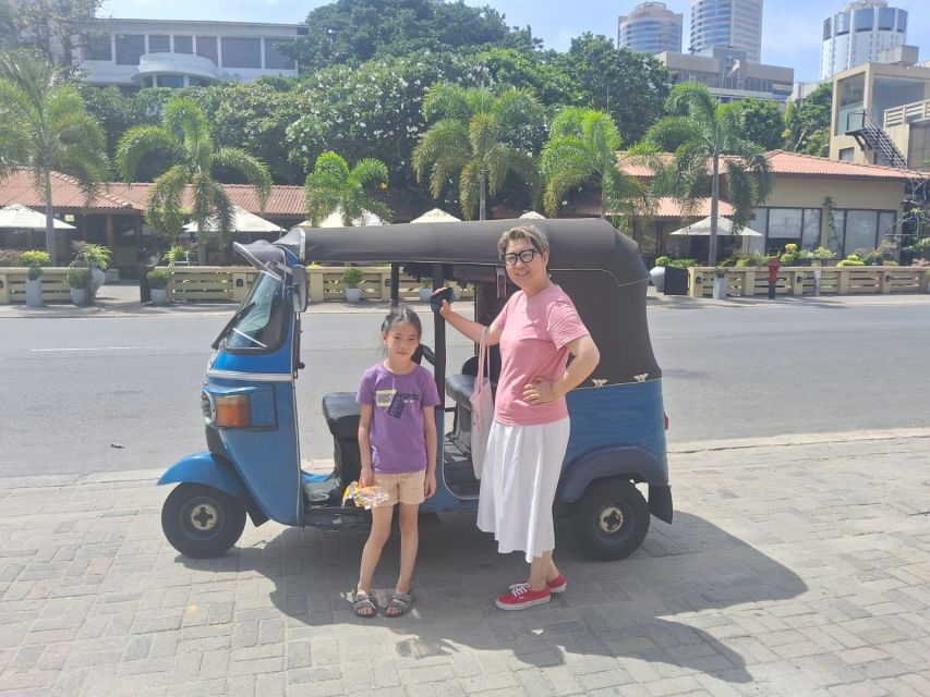 Morning or Evening Colombo Sightseeing Tour by Tuk Tuk
