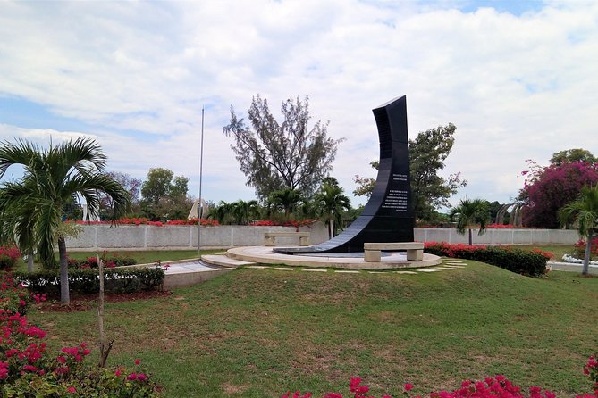 National Heroes of Jamaica and National Gallery Sightseeing Tour From Ocho Rios - Inclusions and Booking