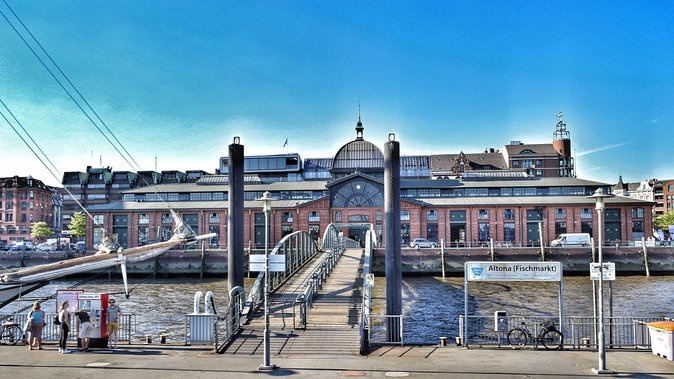 One Hour Long Harbor Tour in Hamburg - Good To Know