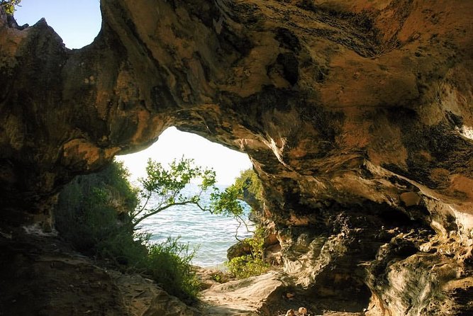 Pirates Cove Experience ( Private ) W / With Drinks & Lunch Included - Key Points
