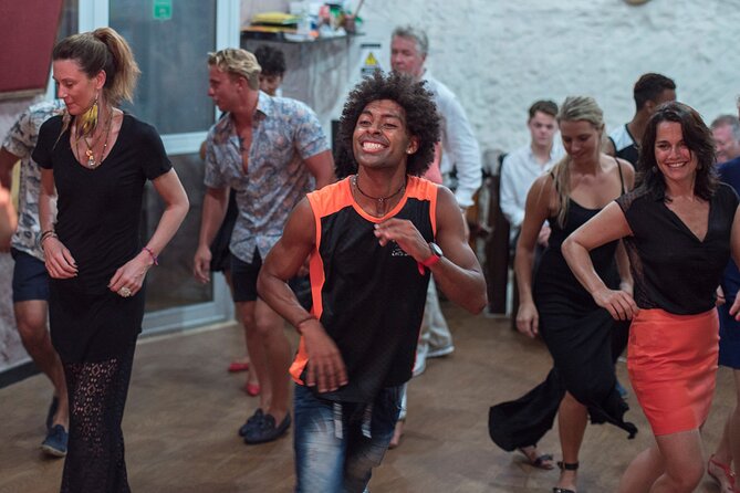 Private Dancing Class in Cartagena - Experienced Bilingual Instructors
