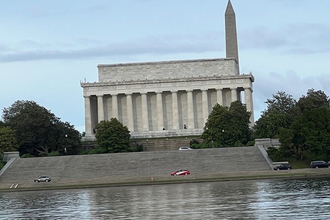 Private Luxury Yacht Tour of Washington DC Historic Sites