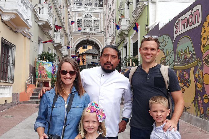 Private Sightseeing Tour Historic Centre Quito and 2 Traditional Markets - Tour Overview