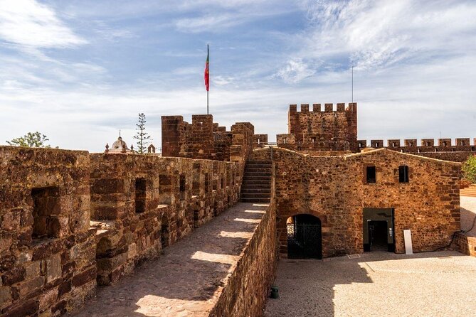 Private Transfer From Lagos to Lisbon, Local English Speaking Driver - Key Points