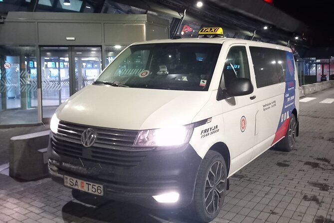 Private Transfer From Reykjavik/Surrounding to Keflavik Airport - Service Overview