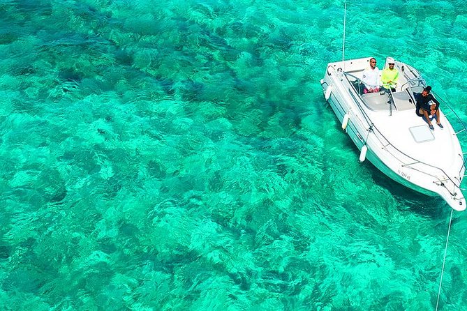 Roatan VIP Private Yacht Snorkeling Adventure - About Your Stay