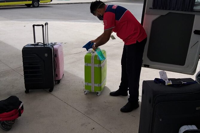 Round Trip Private Transfer VAN- Airport-Hotel-Airport-Samana Hotels - Pickup Information