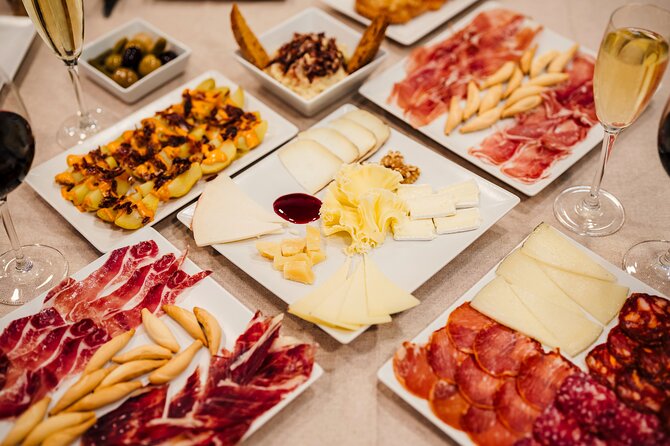 Sagrada Familia Ham, Cheese and Wine Experience - Overview of the Experience