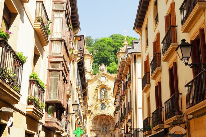 San Sebastian Scavenger Hunt and Highlights Self-Guided Tour - Tour Overview
