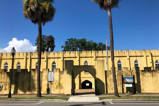 Self-Guided Beaufort Scavenger Hunt: If the Walls Could Talk - About Your Stay