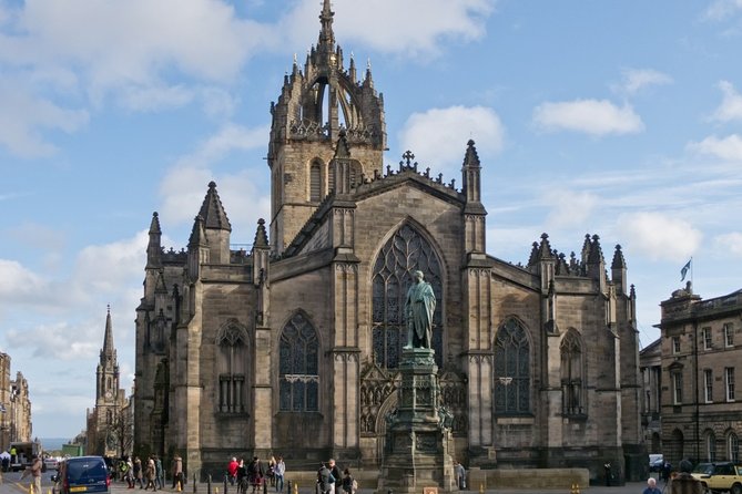 Self-Guided Edinburgh Scavenger Hunt: A Fairy Tale Capital