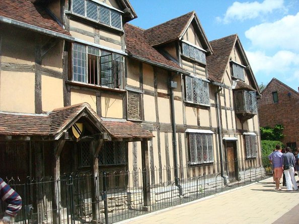 Shakespeare and Hathaway Tour Review - Key Points