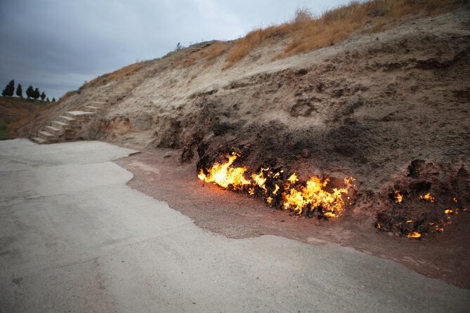 Small-Group Day Trip to Gobustan, Mud Volcanoes, Ateshgah & Yanar Dagh - Key Points
