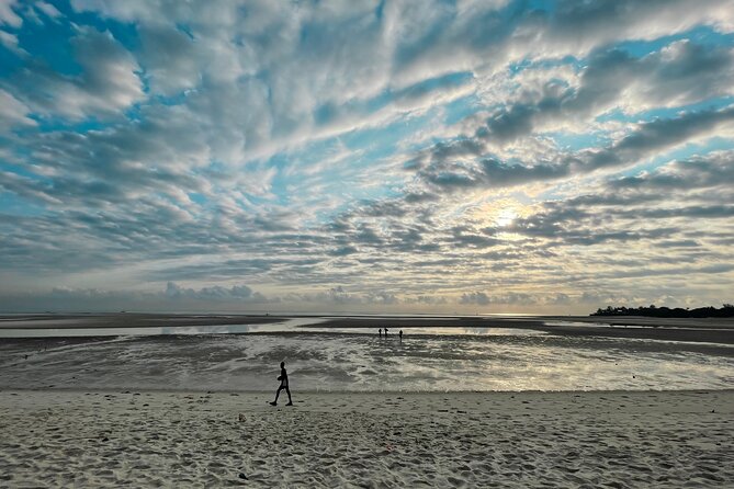 Sunrise Beach Walk With Picnic Breakfast Activity - Good To Know