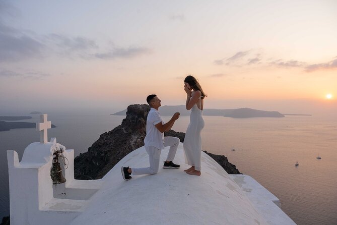 Surprise Proposal Photoshoot in Santorini - Key Points