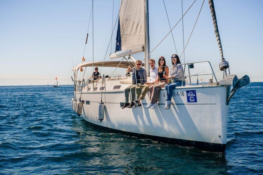 Sail and Breakfast Experience Barcelona