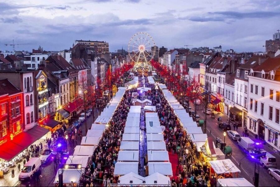 Brussels: 4-Hour Private Christmas Market Guided Tour