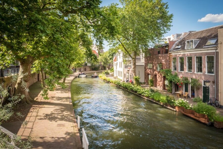 Explore Gems of Utrecht Walking Tour for Couples
