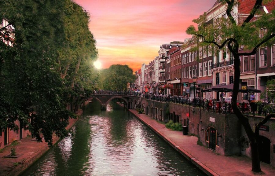 Utrecht: Guided Highlights Walking Tour