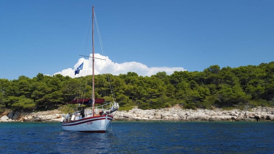 Hvar: Pakleni Islands Sailing Tour With Brunch