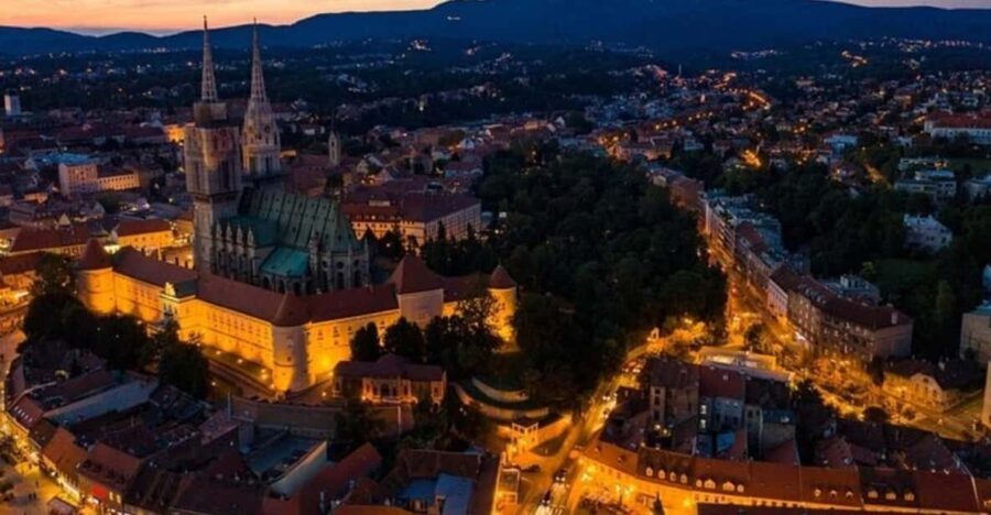 Zagreb : Highlights Walking Tour With A Guide