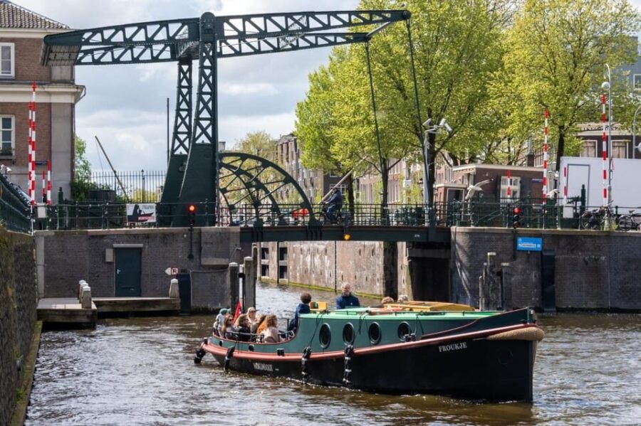 Amsterdam: Cultural Hop-on Hop-off City Cruise